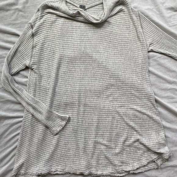 🌸we the free lovers ribbed split back pullover top - Picture 2 of 6